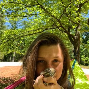 Meet your Posher, Averi